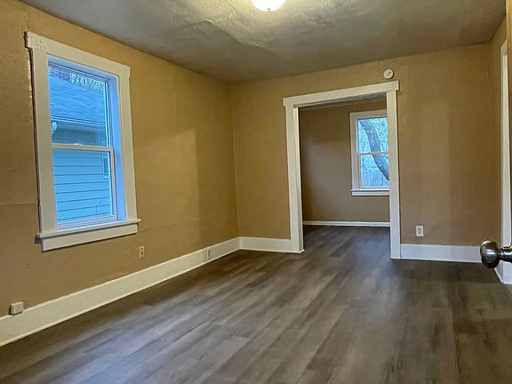 3rd image of 686 McAllister Ave