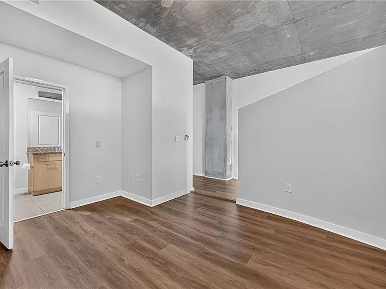 3324 Peachtree Rd NE #915 — Photo 9
