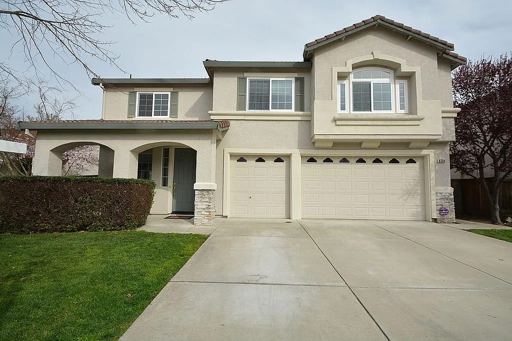6356 Brook Hollow Cir photo 1