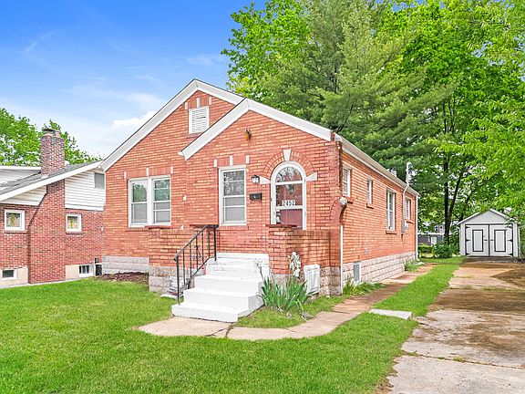 2nd image of 2452 Ashland Ave