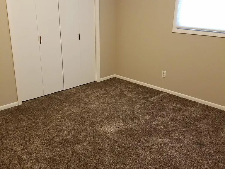 10400 Leland Dr — Photo 10