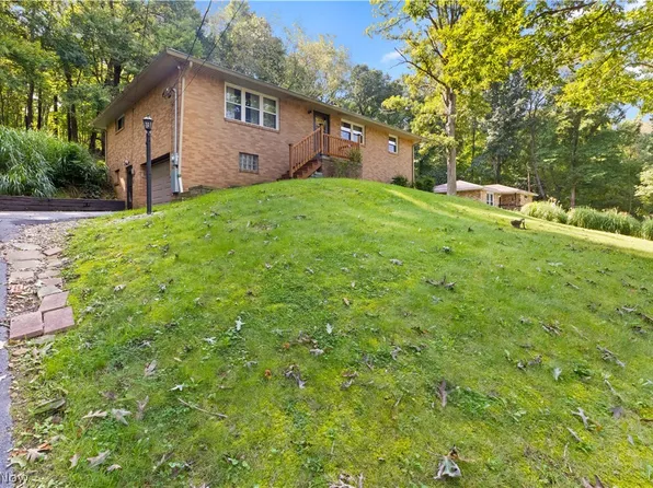 2082 Wylie Ridge Rd, Weirton, WV 26062
