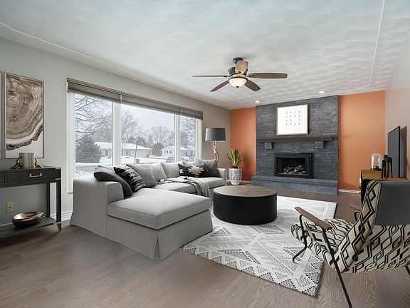 3rd image of 5405 Plantation Ave