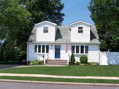 41 Cardinal Road, Levittown, NY, 11756