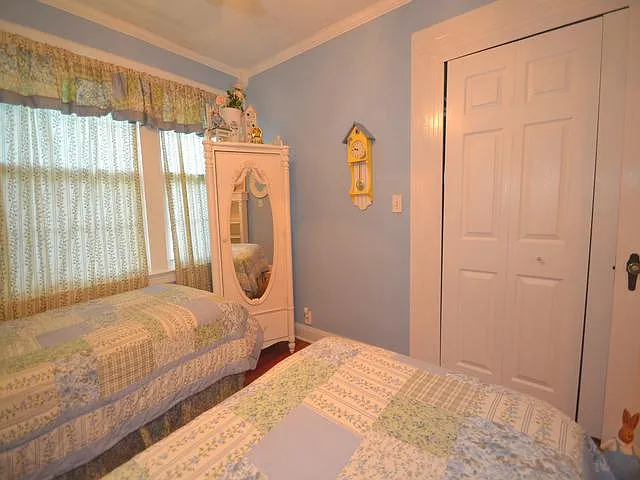 1120 Broadway — Photo 11