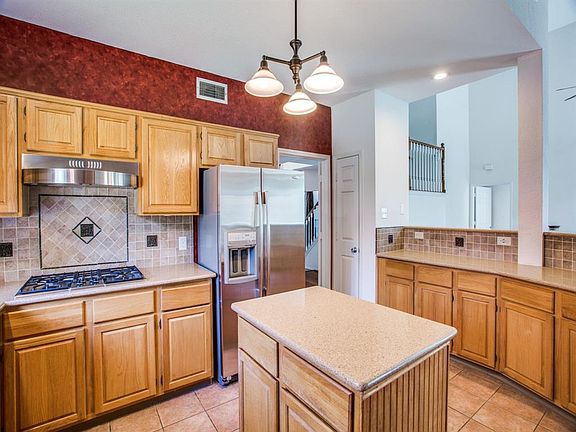 4th image of 1207 Rivercrest Dr