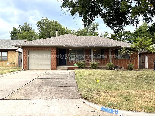 2225 NW 50th St Photo 1