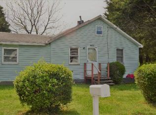 11218 Sealey Rd, Birdsnest, VA 23307