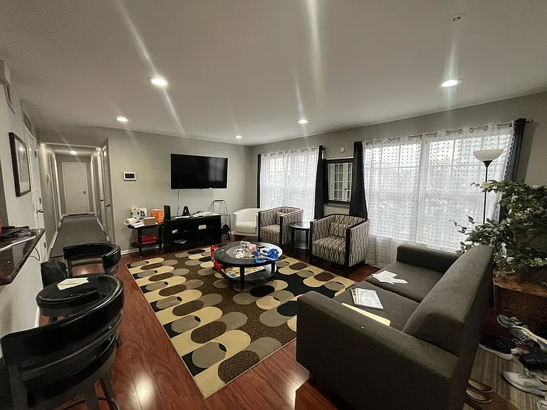 67 Vaughan Dr #1 — Photo 5