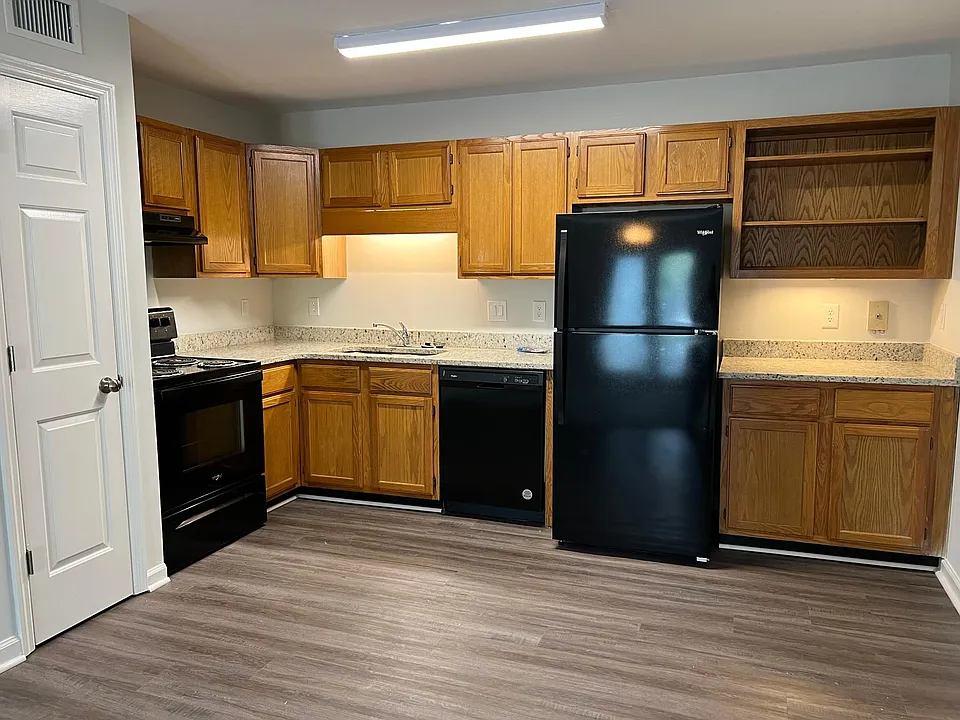 Redwood Park Apartments