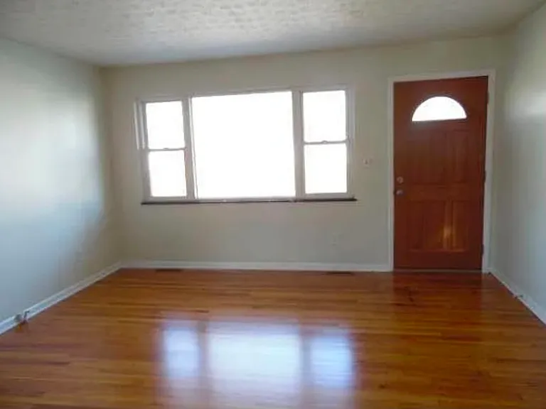 3473 Astor Ave — Photo 4