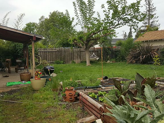 5th image of 2048 Janette Dr