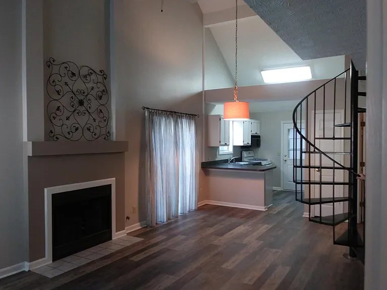2668 Saint Charles Ln NW — Photo 2