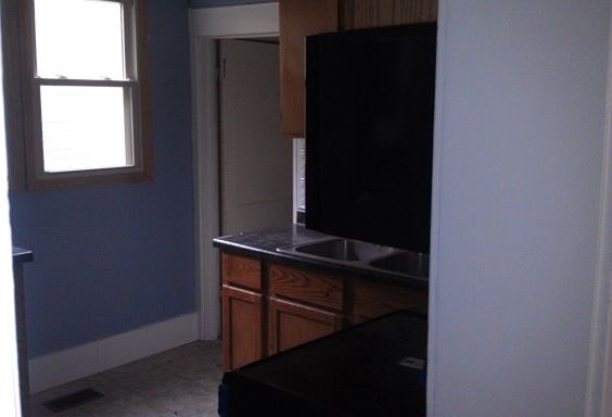 4th image of 325 S Magnolia Ave