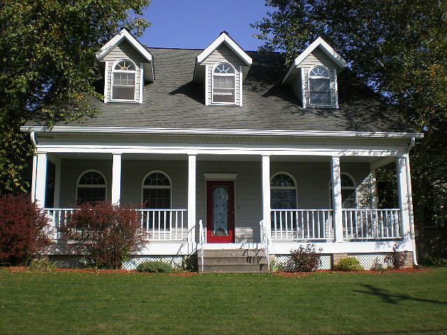 Beautiful 3 story home has l