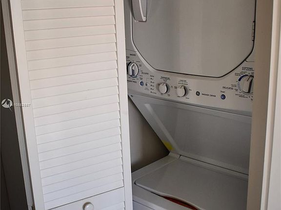 4th image of 950 Pennsylvania Ave APT E1