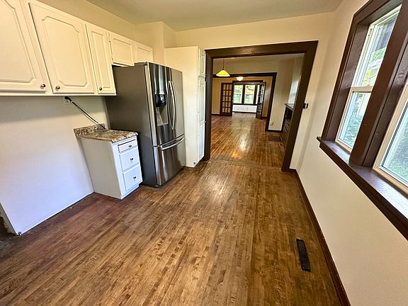5th image of 3428 Minnehaha Ave