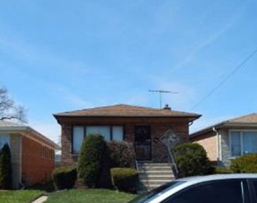 2nd image of 658 Hoxie Ave