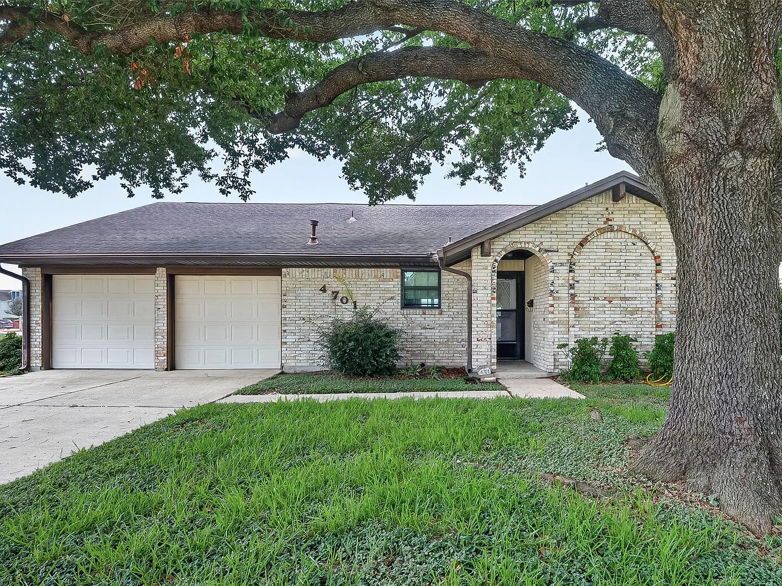 3 bed, 2.0 bath, 1516 sqft, $1,875 — Photo 2