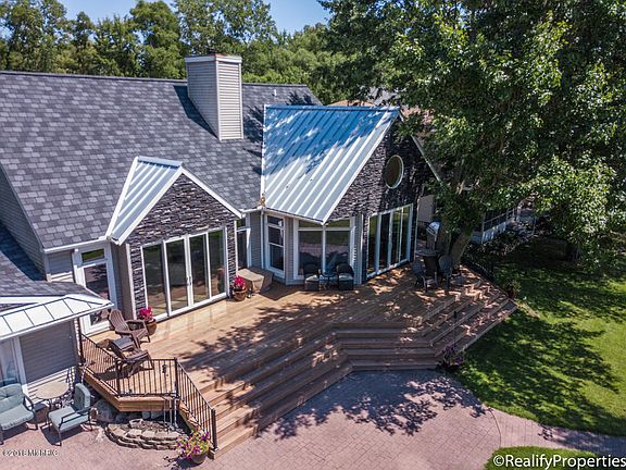 2nd image of 7149 Wildermere Dr NE