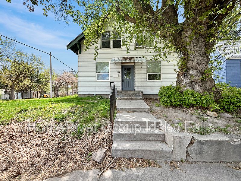 1st image of 194 7th St Unit 1
