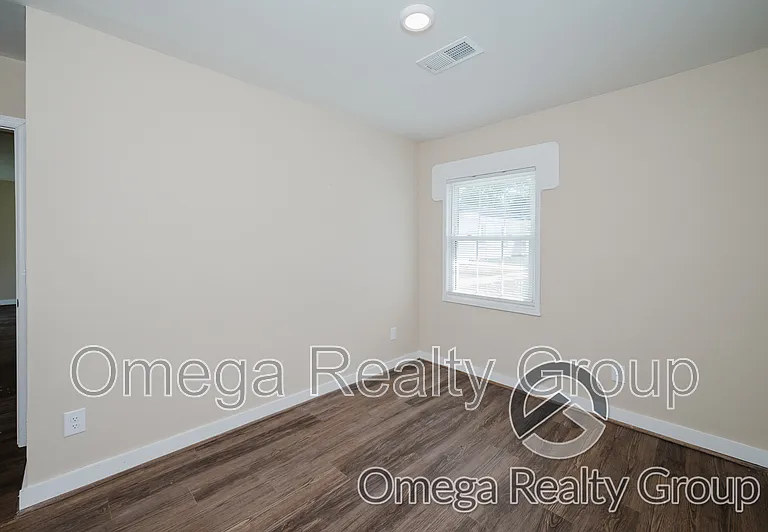 14 E Clay St — Photo 23