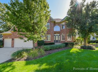 2774 Charter Oak Dr, Aurora, IL 60502