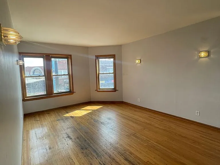 4022 W Montrose Ave — Photo 13