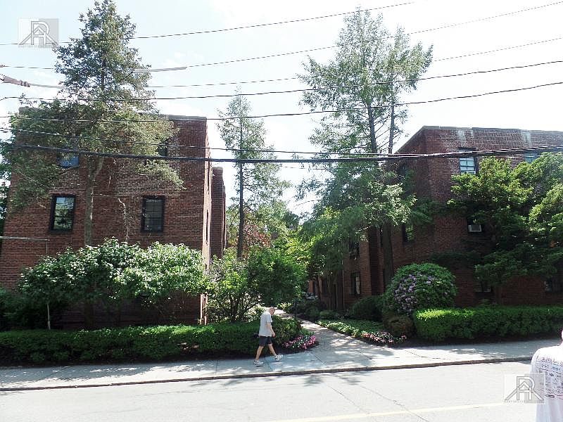 1st image of 94 Marion St