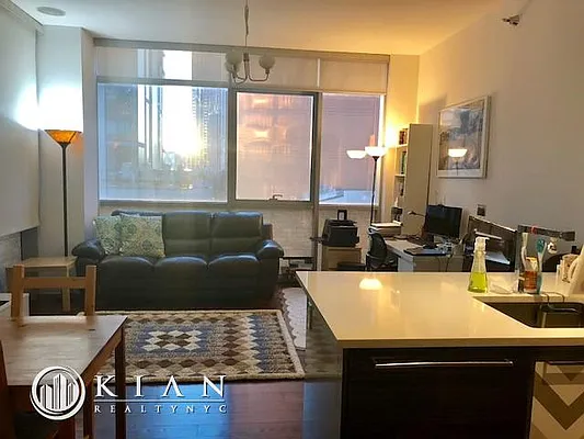 Rented by Kian Realty | media 14