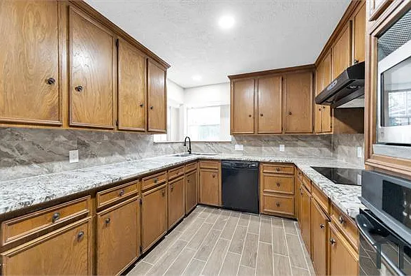 8102 Autumn Willow Dr — Photo 2