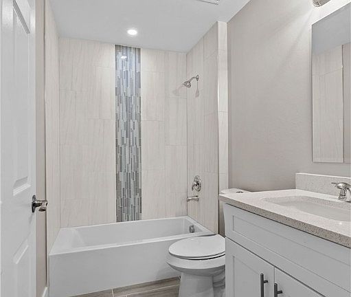 3rd image of 314 NW 25th Pl