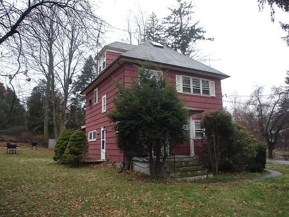 2nd image of 2 Young St