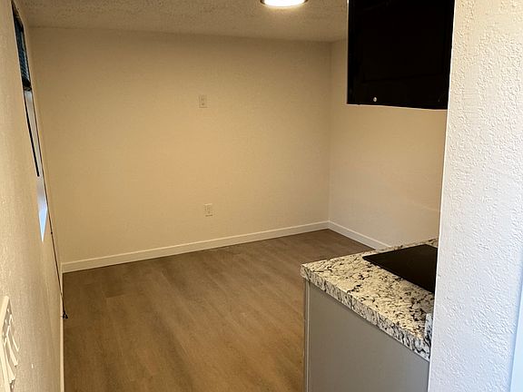 5th image of 904-912 Chestnut St #904B