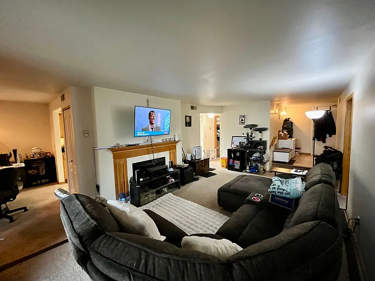 5200 N Diversey Blvd — Photo 3