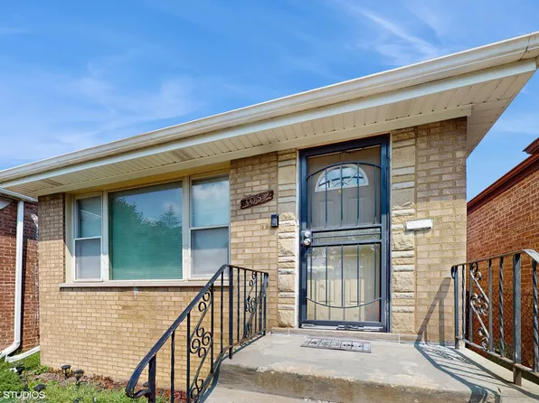 3052 E 97th St, Chicago, IL 60617