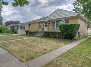 5235 Palma Pl, Skokie, IL