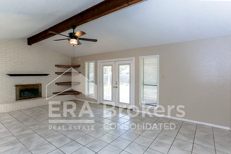 3 bed, 2.0 bath, 1444 sqft, $1,444 — Photo 2
