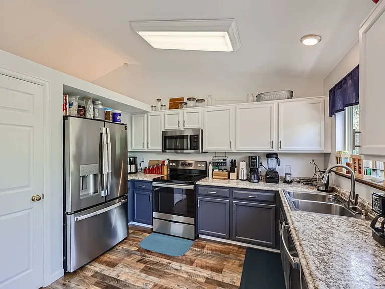 12585 Meadow Bridge Way — Photo 4