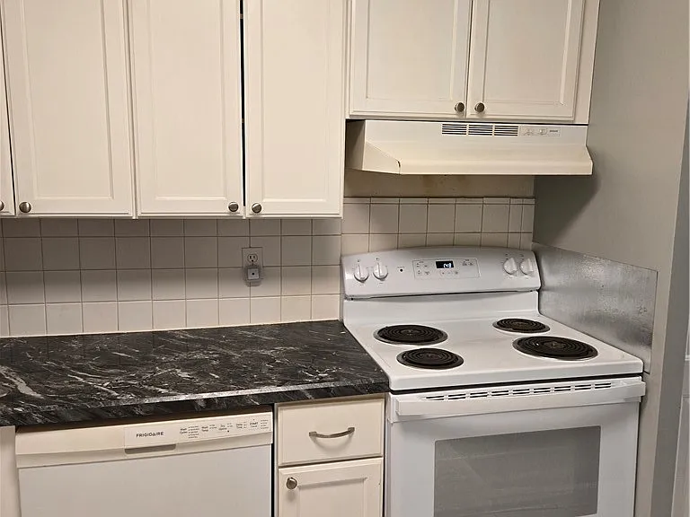 27401 Westown Blvd #1502 — Photo 9