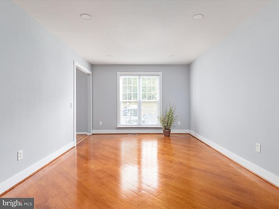 3rd image of 6010 Westbourne Pl