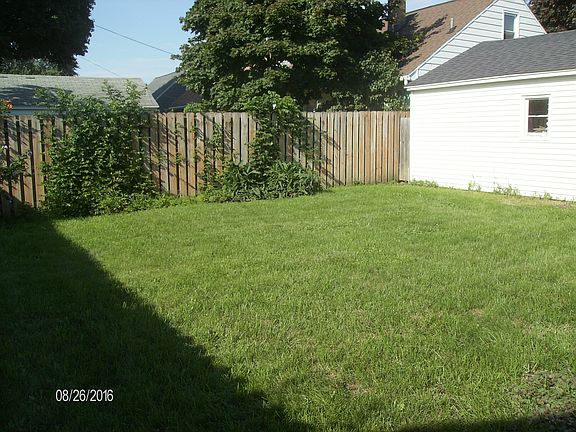 5th image of 855 Dorothy St NW