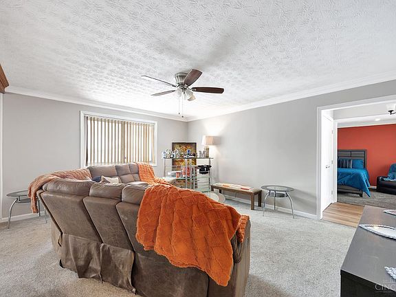 3rd image of 10918 Newmarket Dr