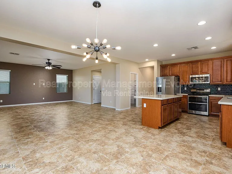 1544 E Hummingbird Way — Photo 11