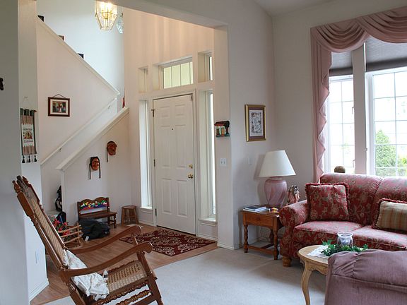 Foyer & Stairway