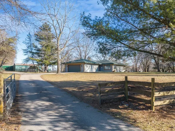 14747 Hansberry Rd, Rockton, IL 61072