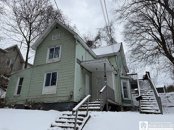 2nd image of 438 Winsor St