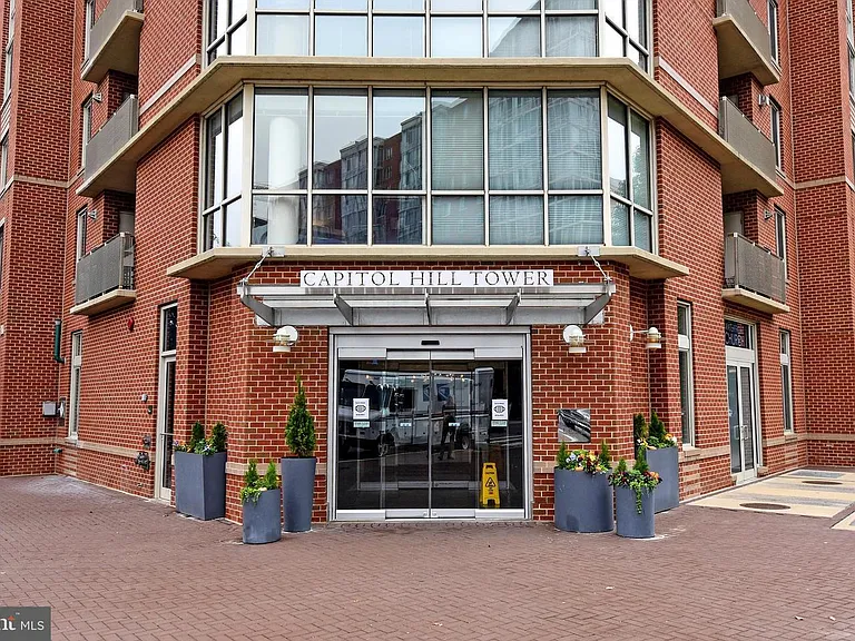1000 New Jersey Ave SE #209 — Photo 2