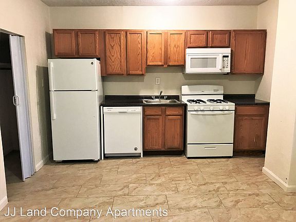 5th image of 462 S Atlantic Ave APT 1