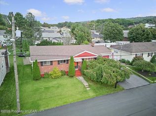 1039 Parkwood St, Hazleton, PA 18202